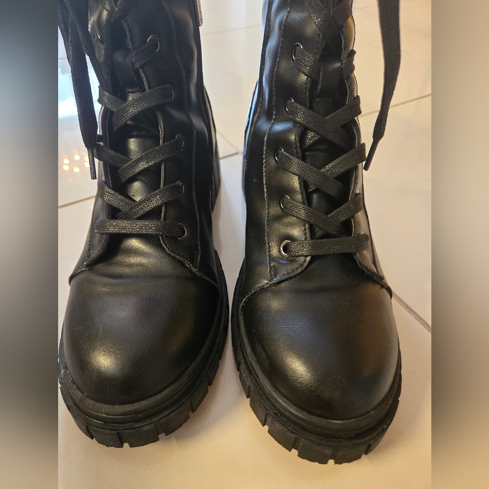 Blondo Waterproof Moto Boots